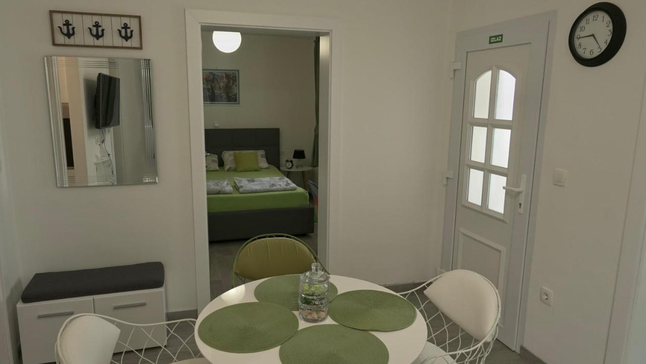 Apartments Bestak Krk Town Exterior photo